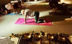 Atelier yoga et sonothérapie à la Bastide de la Salette à Marseille - Open Golf Club