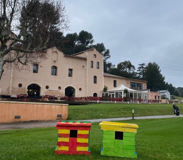 Biodiversité Des nichoirs à oiseaux exclusifs au Golf Bastide de la Salette