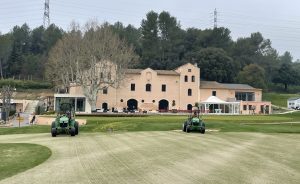 Aeration of the greens: essential care for a unique course at Golf Bastide de la Salette - Open Golf Club